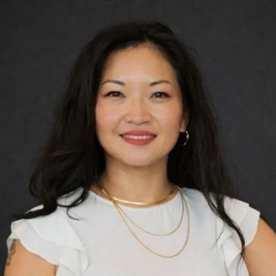 Headshot of Victoria Cheng